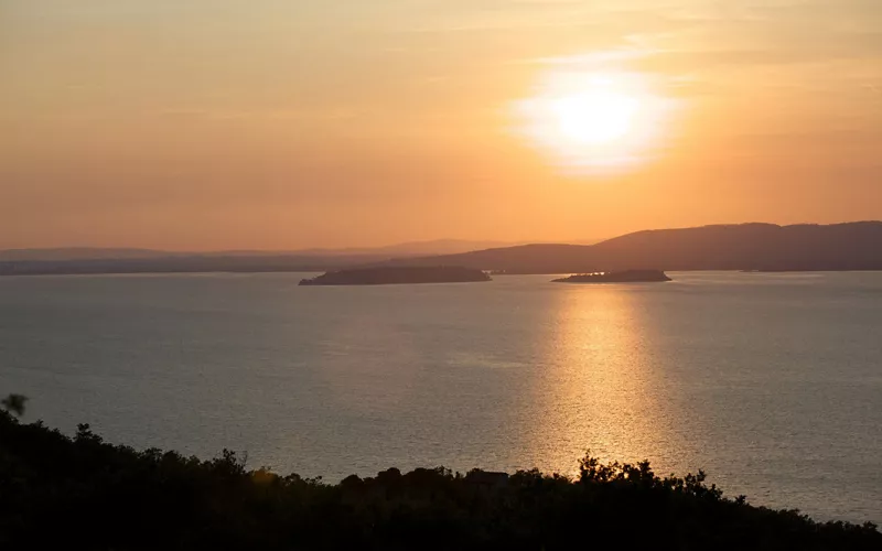 The magic of Lake Trasimeno and its romantic villages